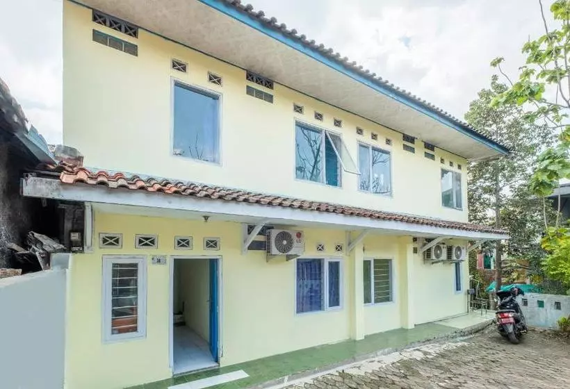 Hotel Spot On 2384 Pondok Nabil