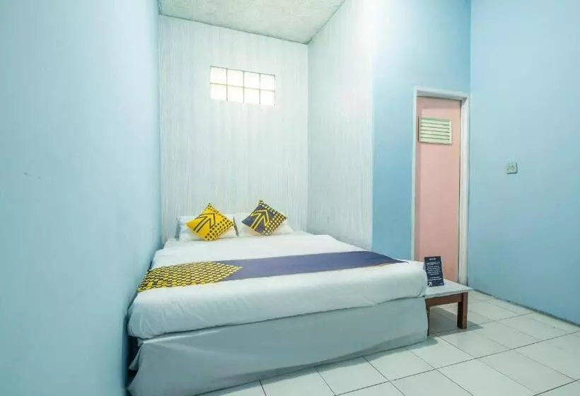 Hotel Spot On 2384 Pondok Nabil