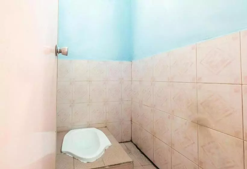 Hotel Spot On 2384 Pondok Nabil