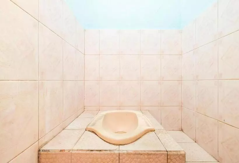 Hotel Spot On 2384 Pondok Nabil