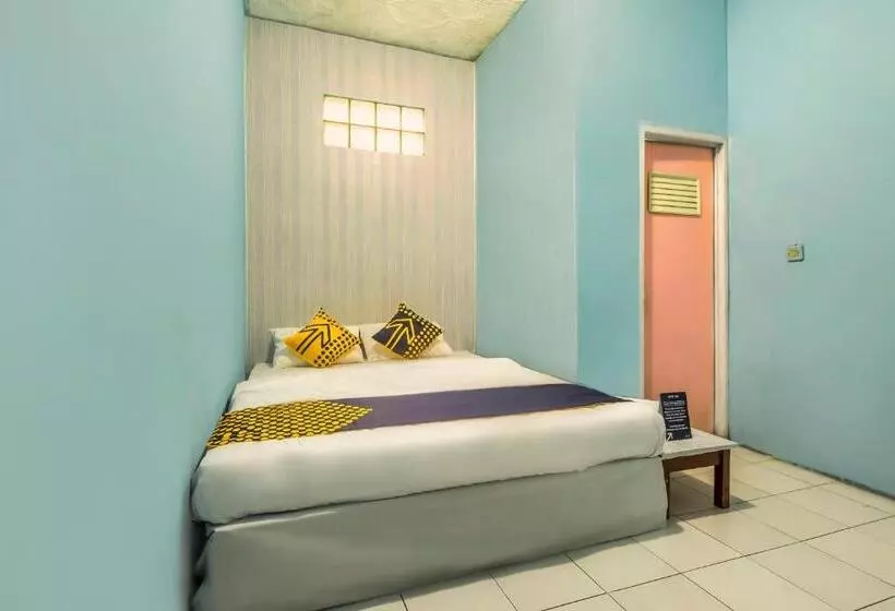 Hotel Spot On 2384 Pondok Nabil