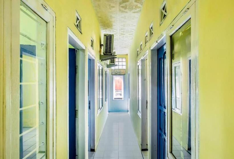 בית מלון כפרי Spot On 2384 Pondok Nabil