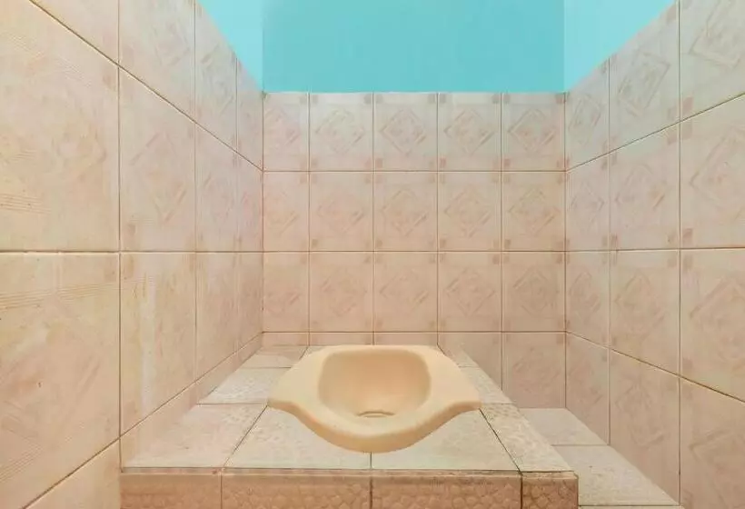 Hotel Spot On 2384 Pondok Nabil