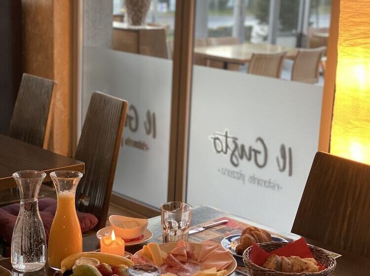 בית מלון כפרי Zur Trotte