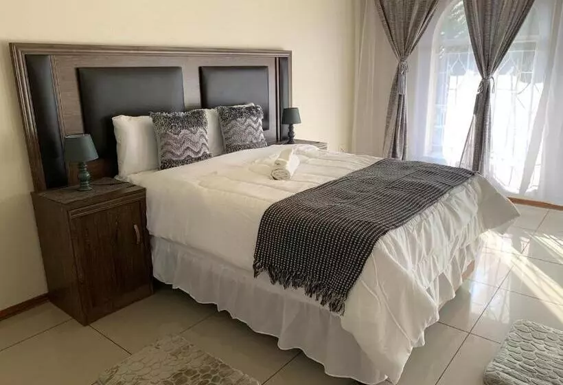 Pension Brackendowns Guest Star