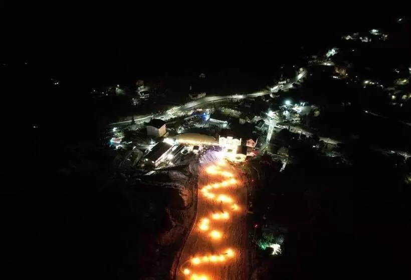 Pensiunea 3flori De Colț