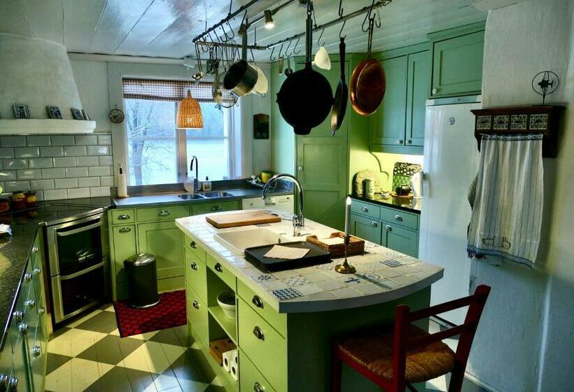 Sundets Gård   Bed & Breakfast