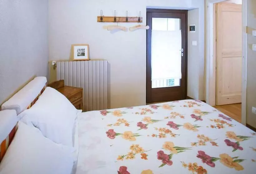 Retkeilymaja I Chimi Locanda Di Frassino