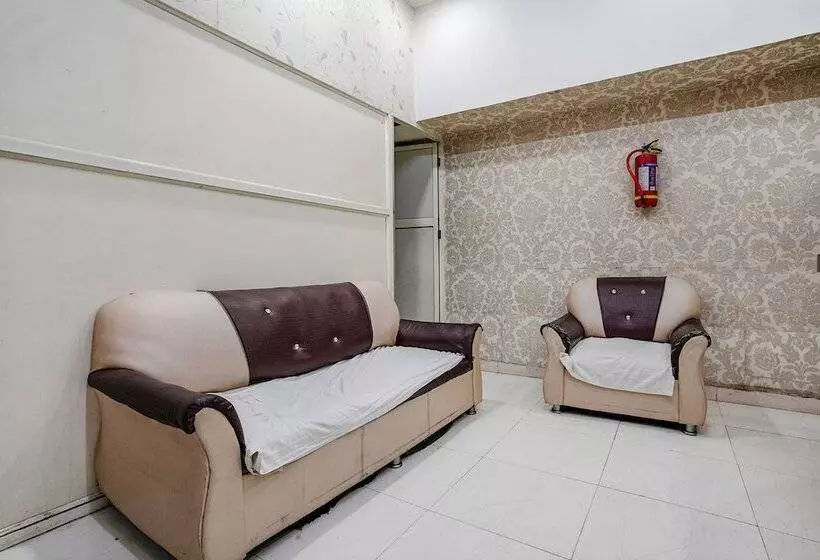 Hotelli Fabexpress Swara Residency