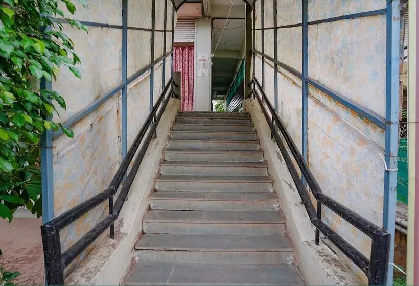 Hotelli Fabexpress Swara Residency