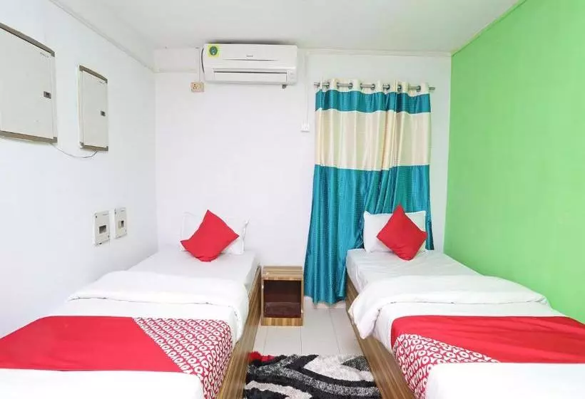 ホテル Oyo 39756 Shanghai Lodge