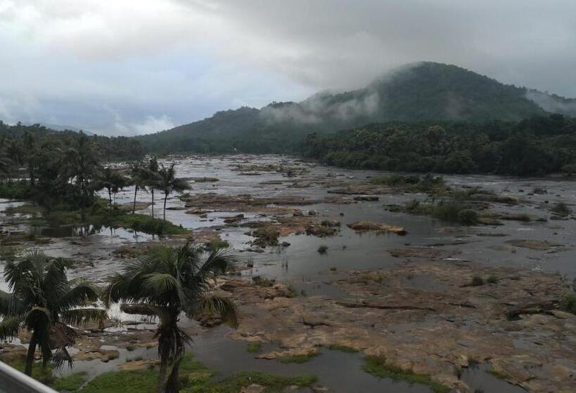 Hotel The Anchorage Athirapilly Resort