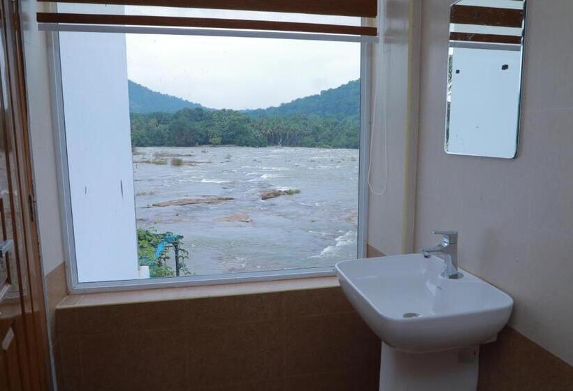 Hotel The Anchorage Athirapilly Resort