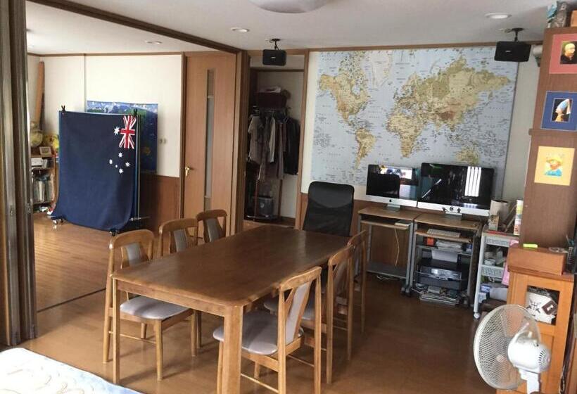 Pensão E.english Guest House