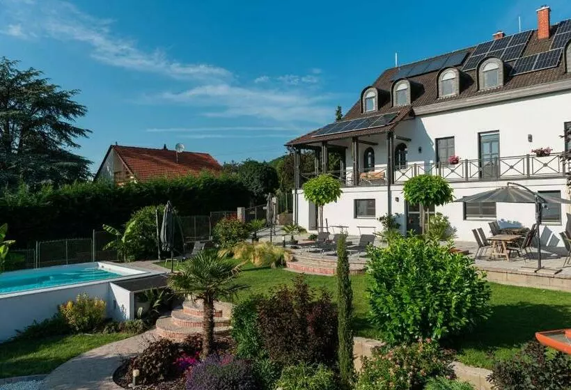 ペンション Katzer Villa