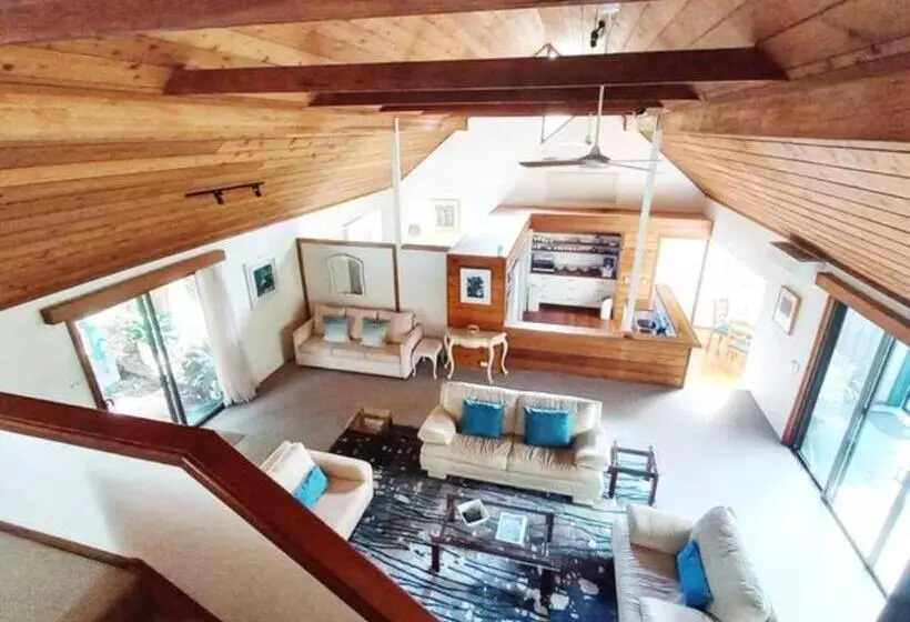 Aamiaismajoitus (B&B) Lake Russell Retreat