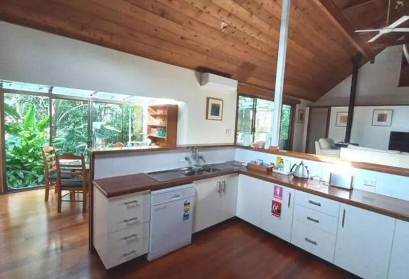 Aamiaismajoitus (B&B) Lake Russell Retreat