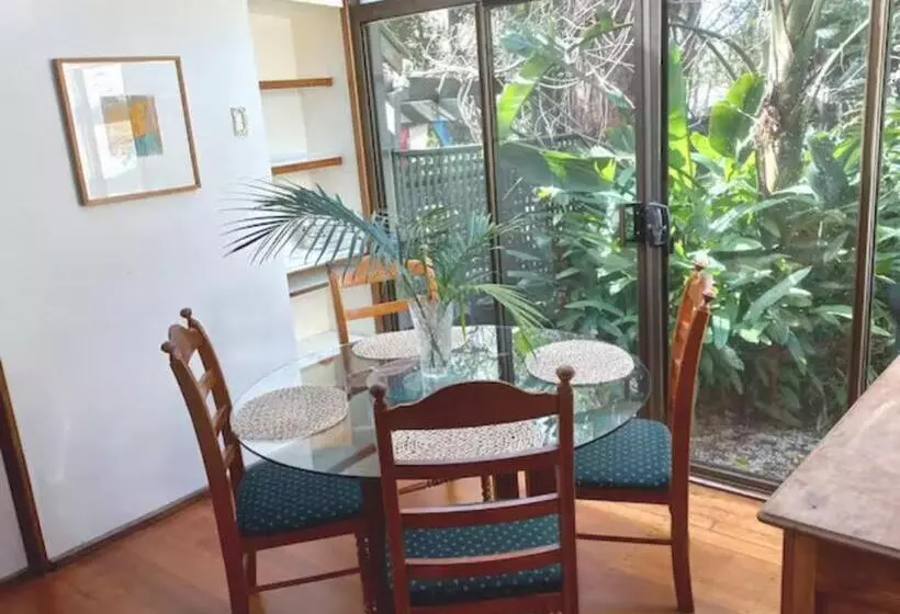 Aamiaismajoitus (B&B) Lake Russell Retreat