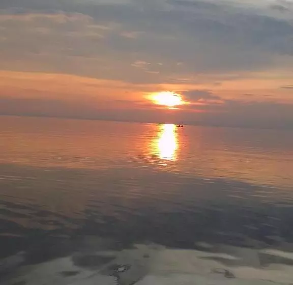 Aamiaismajoitus (B&B) Rosa's Lake Cabins