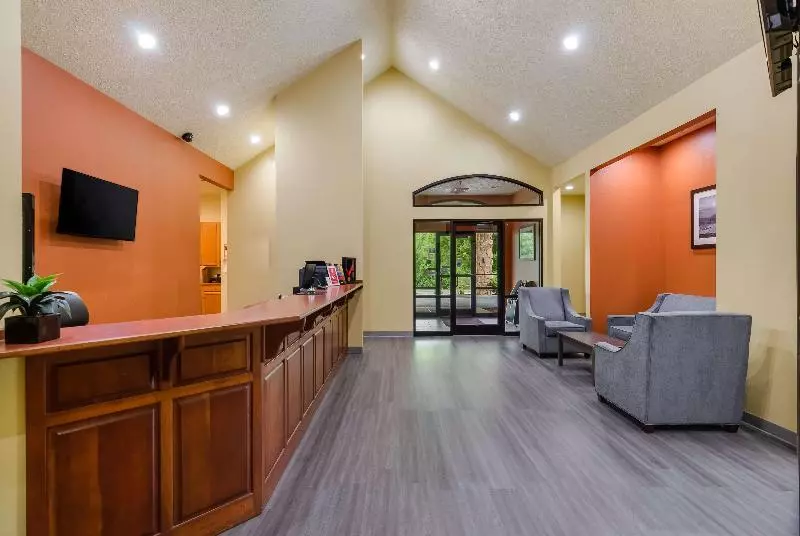 Hotelli Americas Best Value Inn & Suites Independence Va