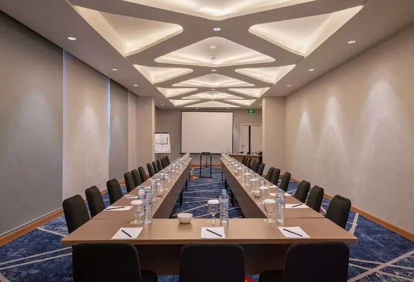 Luminor Hotel Airport Sidoarjo By Wh