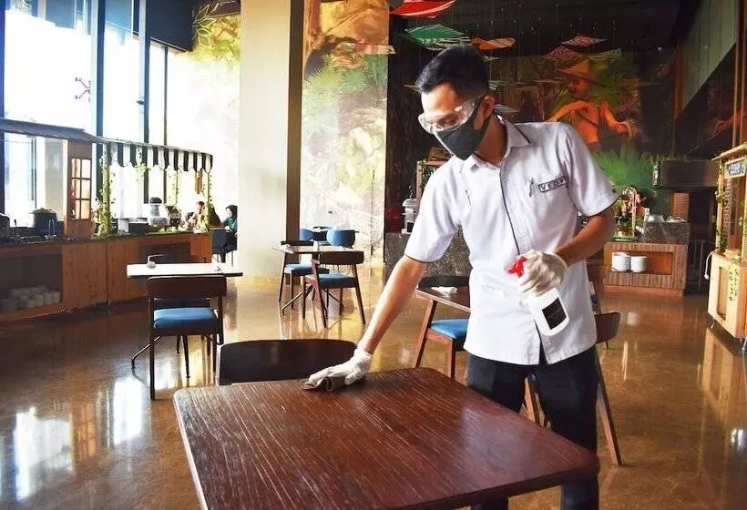 Luminor Hotel Airport Sidoarjo By Wh