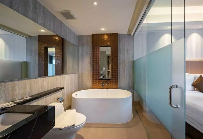 Luminor Hotel Airport Sidoarjo By Wh