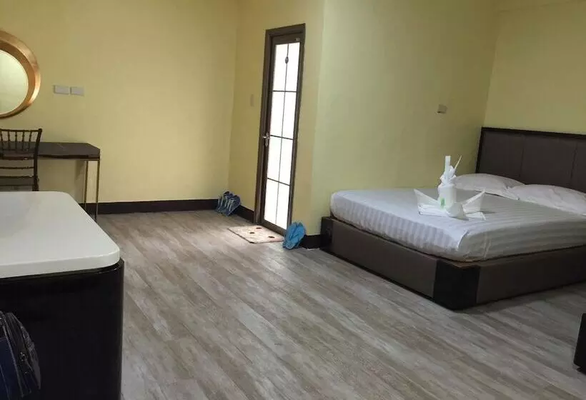 Meaco Royal Hotel   Plaridel