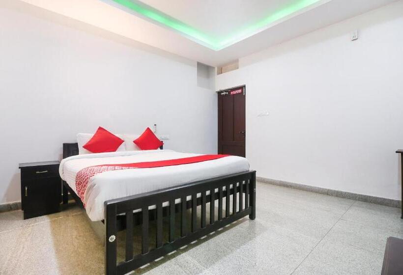 호텔 Oyo 14270 Marottickal Residency