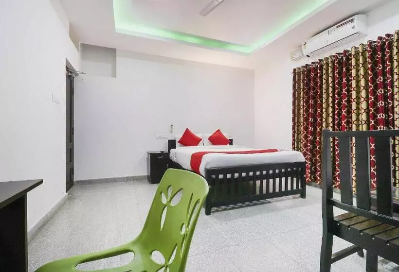 هتل Oyo 14270 Marottickal Residency