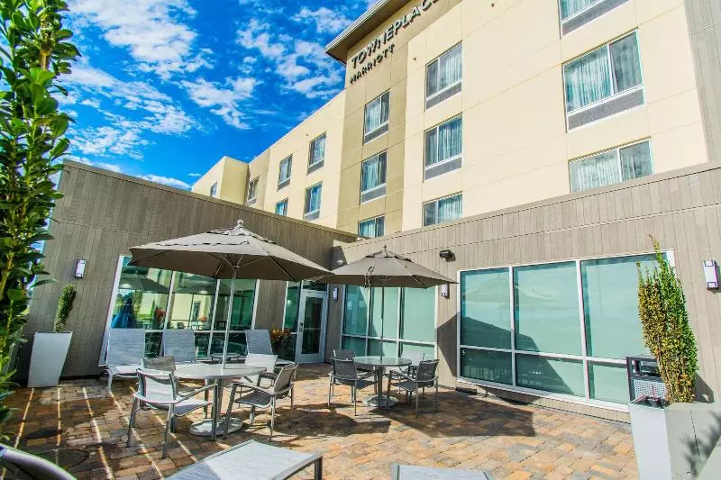 Hotelli Towneplace Suites By Marriott Evansville Newburgh