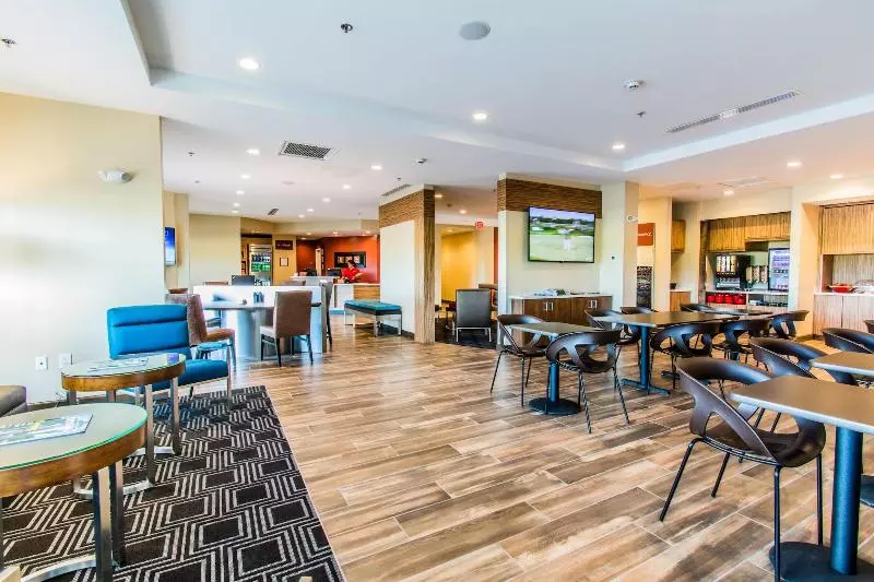 Hotelli Towneplace Suites By Marriott Evansville Newburgh