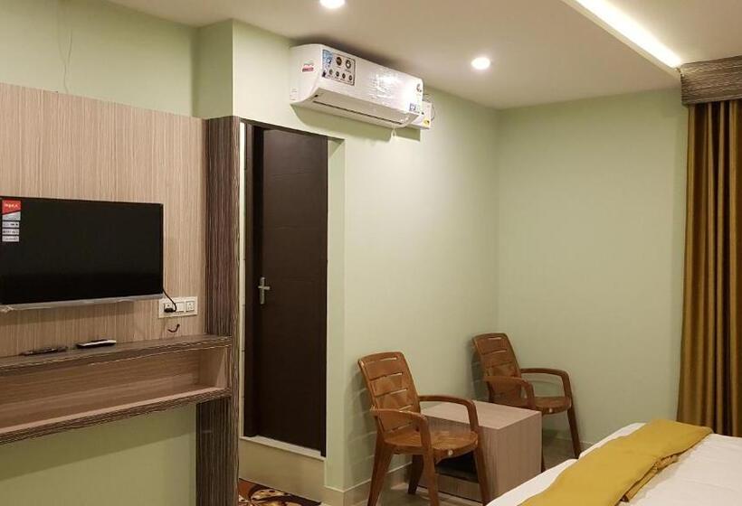 בית מלון כפרי U C Plaza