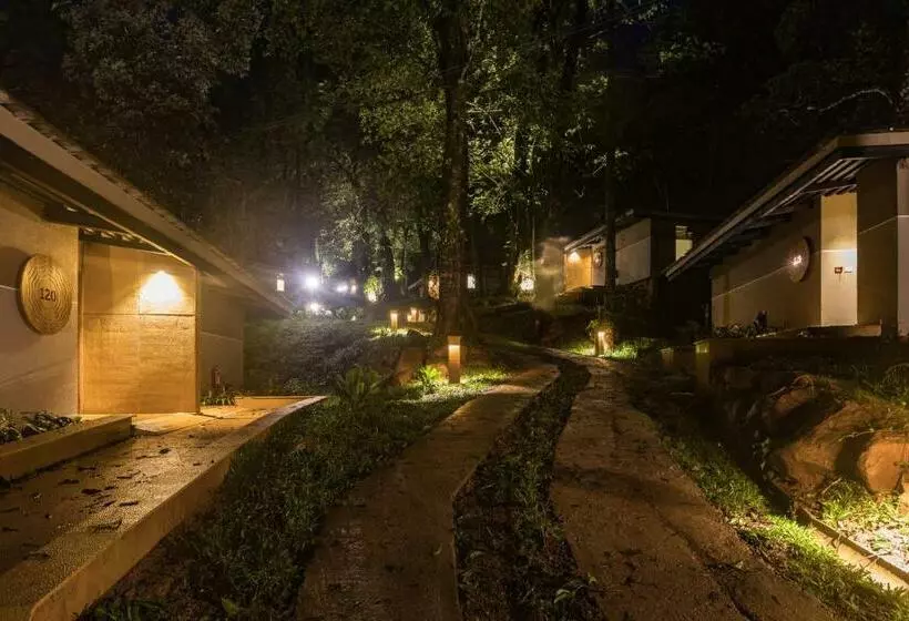 ホテル Welcomheritage Ayatana, Coorg