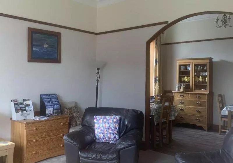 Pension Dunclutha Guest House