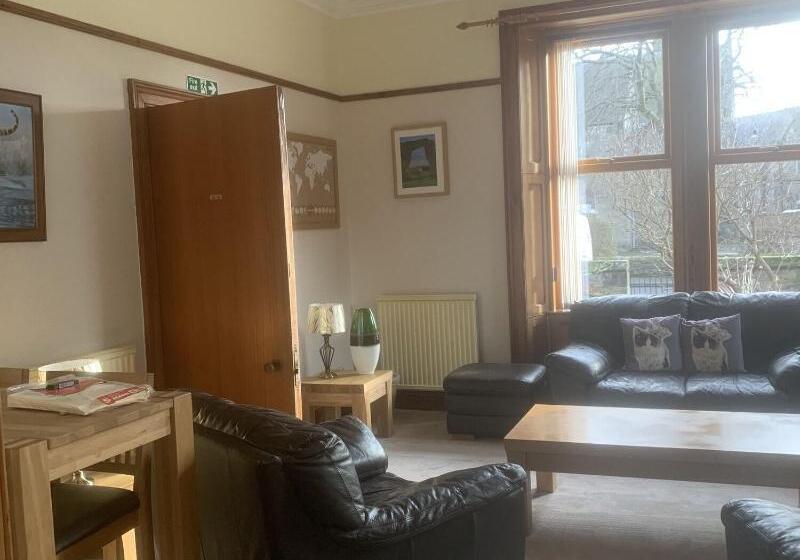 펜션 Dunclutha Guest House