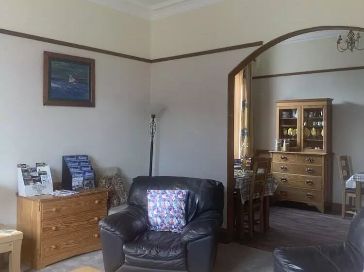 Pension Dunclutha Guest House