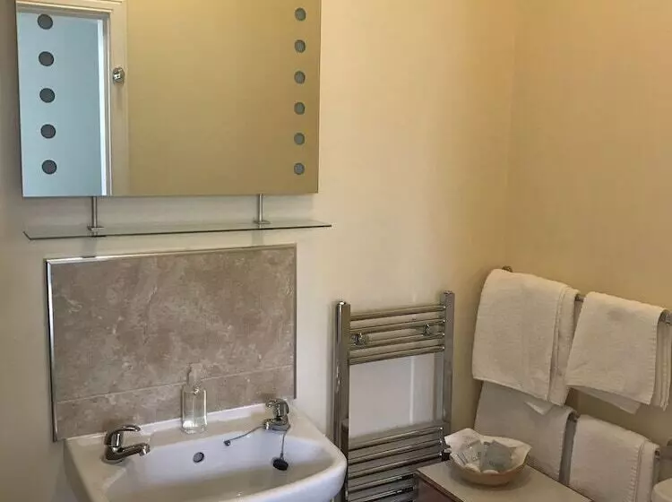 Pension Dunclutha Guest House