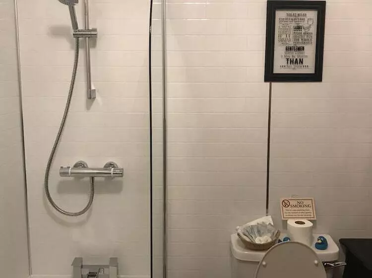 Pension Dunclutha Guest House