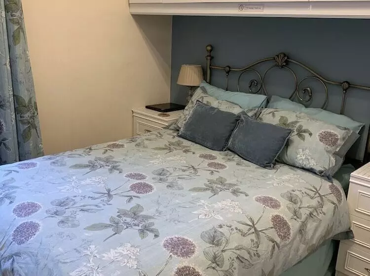 Pension Dunclutha Guest House