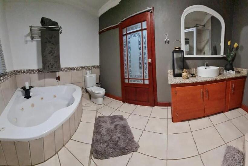 פנסיון Vaal De Vue Guesthouse