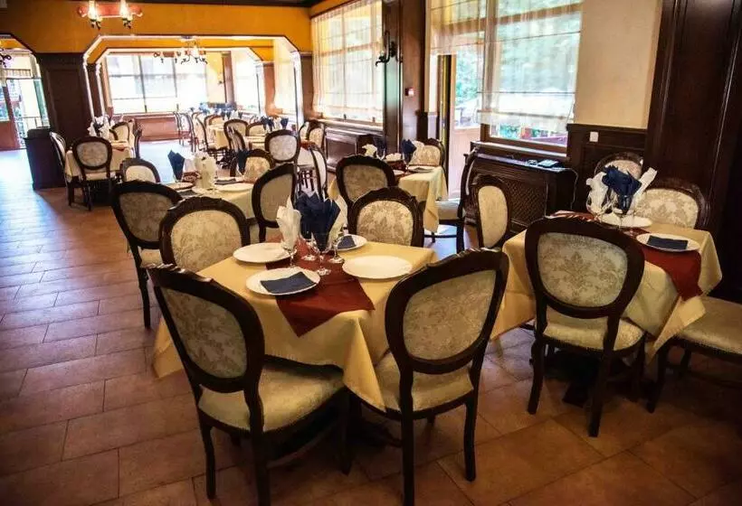 ホテル Trei Brazi