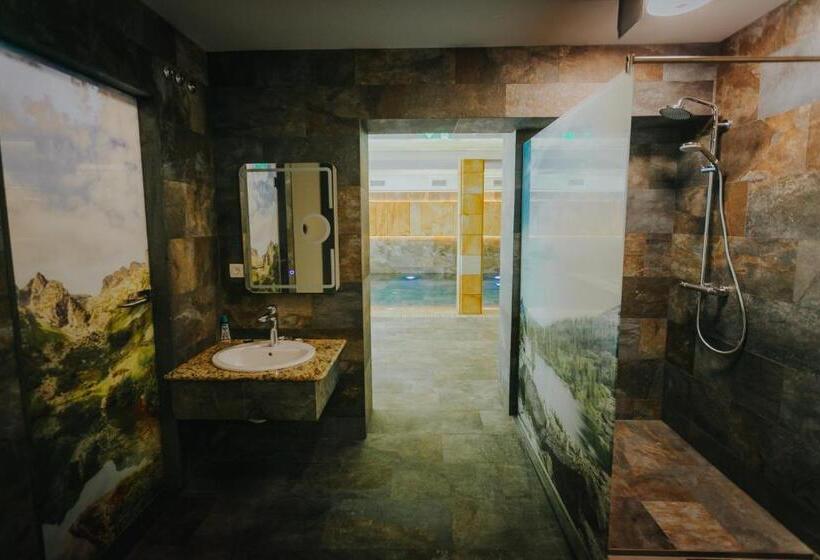 Lostrita   Pastravarie, Hotel & Spa