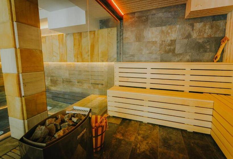 Lostrita   Pastravarie, Hotel & Spa