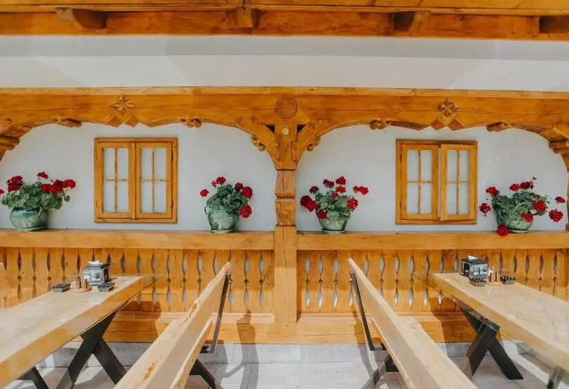 Lostrita   Pastravarie, Hotel & Spa