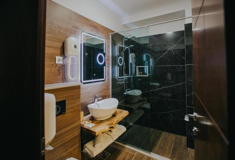 Lostrita   Pastravarie, Hotel & Spa