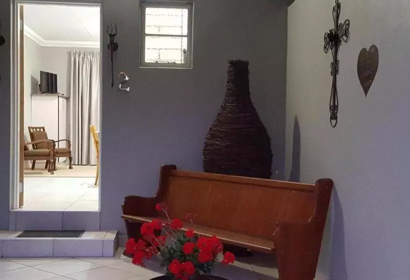 Majatalo Forest Hill Country Lodge