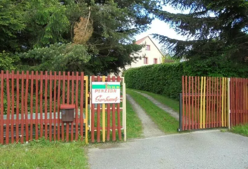 ペンション Penzion šerhant