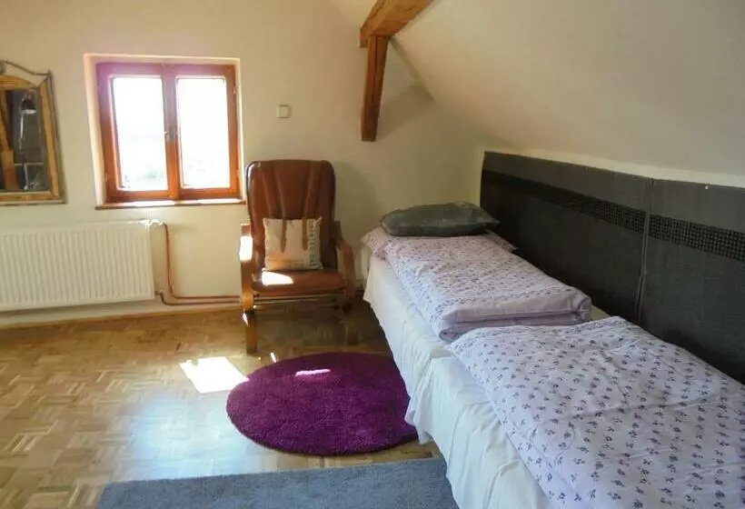 ペンション Penzion šerhant