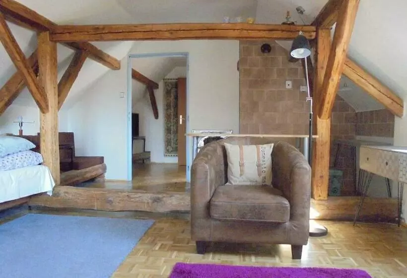 ペンション Penzion šerhant